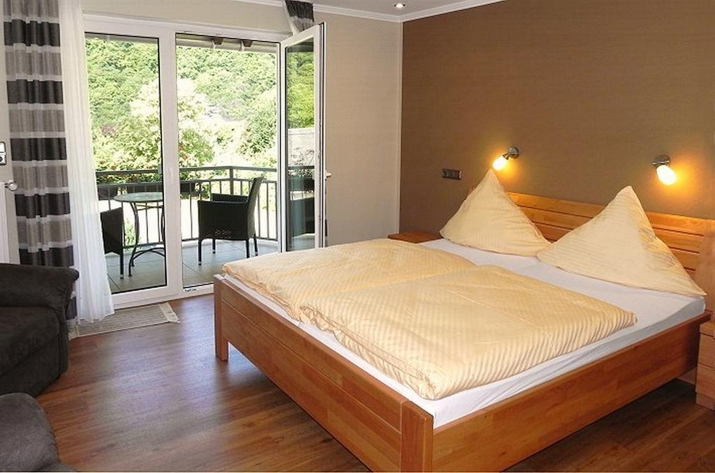 Gaestehaus Freimuth เมเซอนิค ภายนอก รูปภาพ